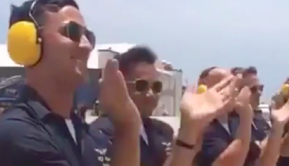 WATCH THE BLUE ANGELS GET A LOUD ROUSING OVATION BEFORE TAKEOFF - THE SITREP MILITARY BLOG